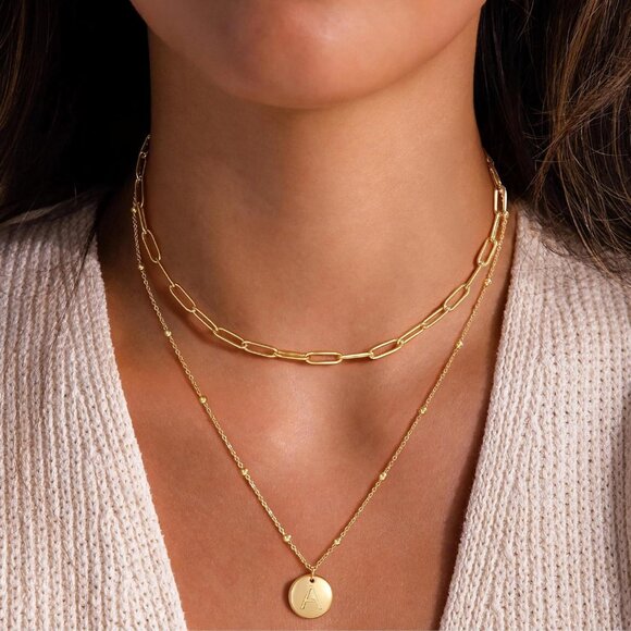 Stylish Gold Disc Initial Necklace for Women - Perfect for Layering & Gifts - Picture 2 of 7